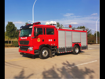 Пожарная автоцистерна класса A с основным применением пенообразующего вещества от компании SINOTRUK.