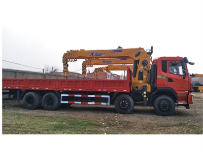 25 - тонный кран, установленный на гидравлическом грузовике фао