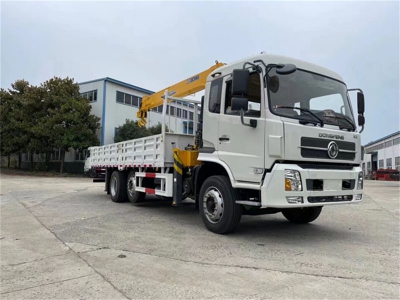 Dongfeng Kr XCMG 6.3tons Hydraulic Telescopic Truck Mounted Crane