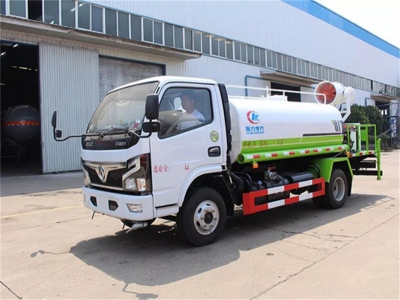 Dongfeng DFAC Городской автомобиль для дезинфекции  с объемом цистерны 5000 литров и орудием для дезинфекции длиной струи 30 метров