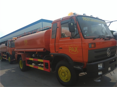 Dongfeng water tank truck 10000Liters with Cummins Engine 