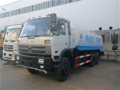 Dongfeng DFAC 3000Liter to 22000Liter Water Tank Truck With Sprinkler 